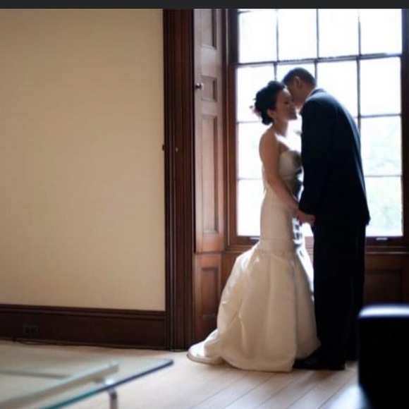 Custom wedding dress - Picture 6 of 9